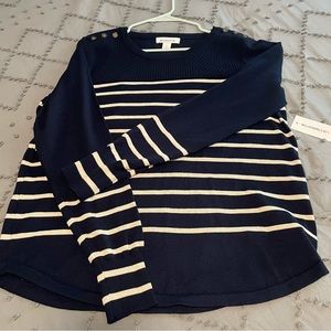 Liz Claiborne Button Shoulder Light Sweater